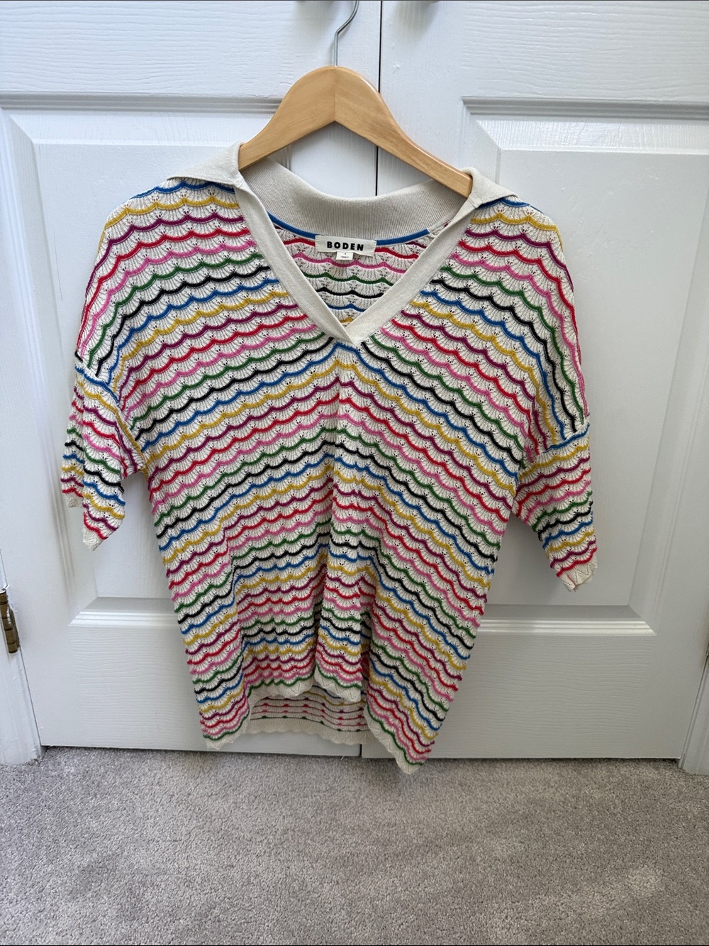 Boden Cream V-Neck Knit Top with Multicolor Wave Stripes
